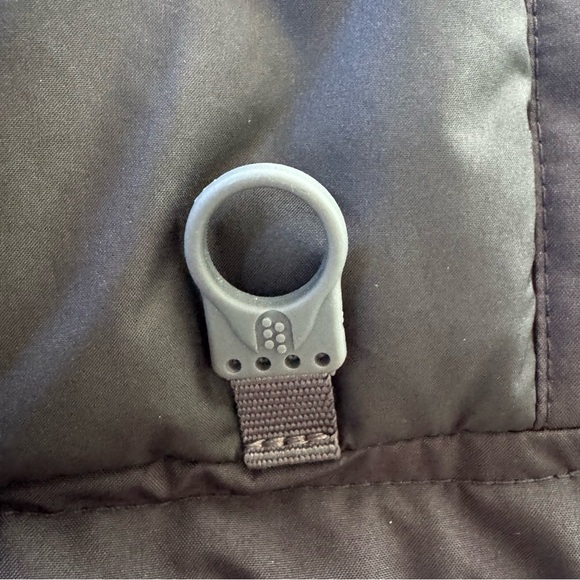 Youth Patagonia Black Ski Jacket
Size Small (7/8) - Picture 12 of 15